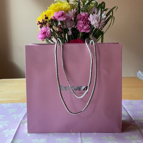 🧸 HEAVEN BY MARC JACOBS  SHOPPING BAG AND TISSUE PAPER 🧸 NWOT 🧸 - Picture 10 of 16